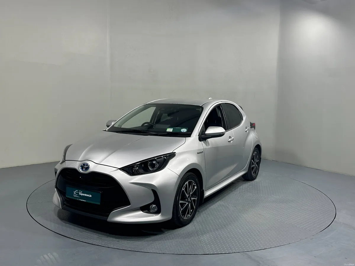 Toyota Yaris Luna Sport Hybrid Auto 211 - Image 3