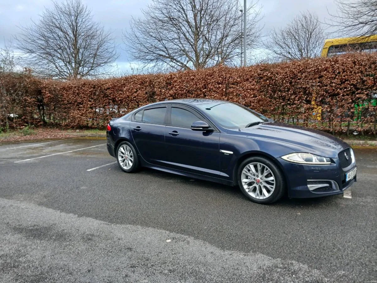 Jaguar XF 2.2 Diesel .8 Speed Auto R.Sport .Navy M - Image 4