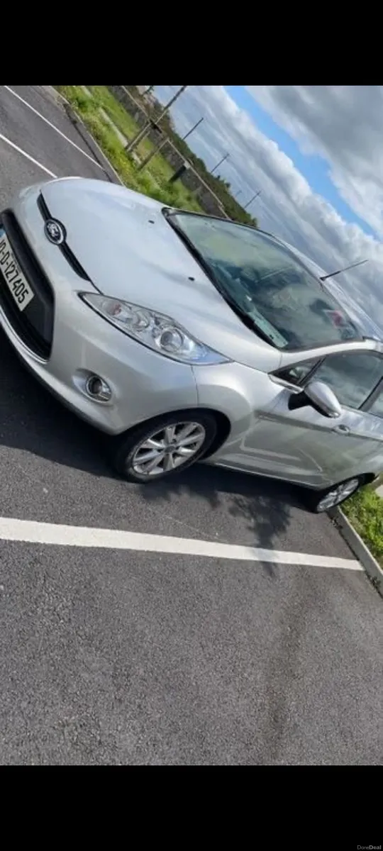 Ford Fiesta 2010 - Image 2