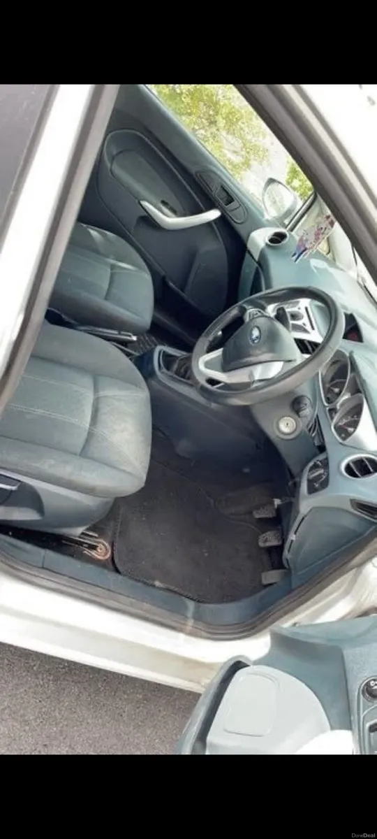 Ford Fiesta 2010 - Image 4
