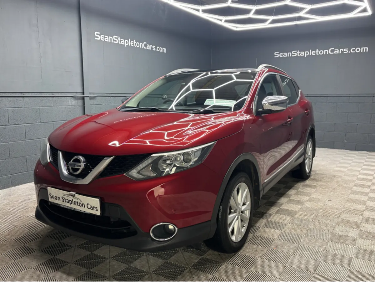 Nissan Qashqai 1.6 SV **FOUR WHEEL DRIVE ** - Image 1