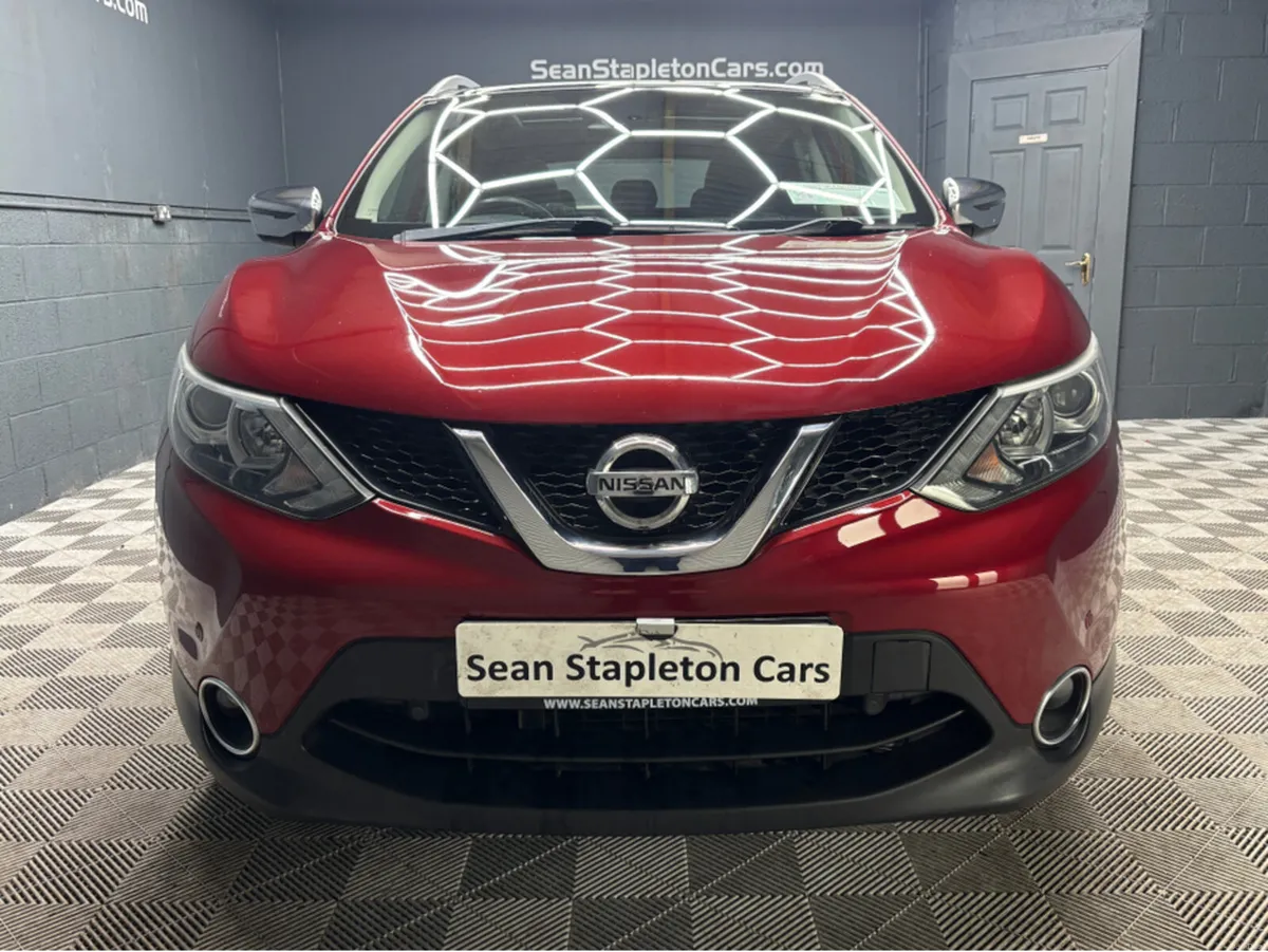 Nissan Qashqai 1.6 SV **FOUR WHEEL DRIVE ** - Image 4