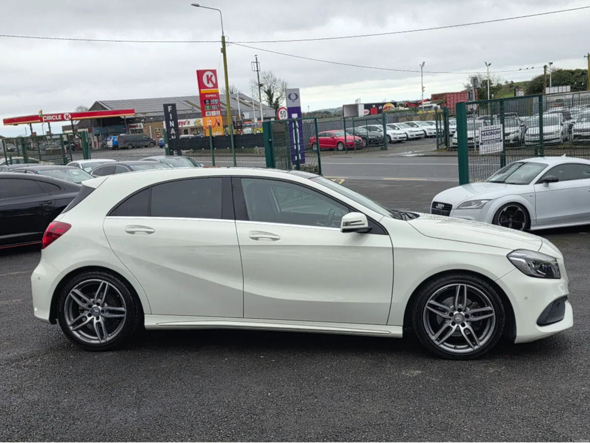 Mercedes-Benz A-Class PANORAMIC ROOF HARMAN KARDON - Image 3