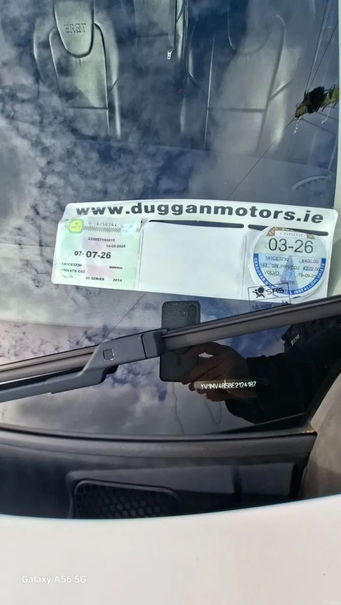 Volvo V40 2014 - Image 2