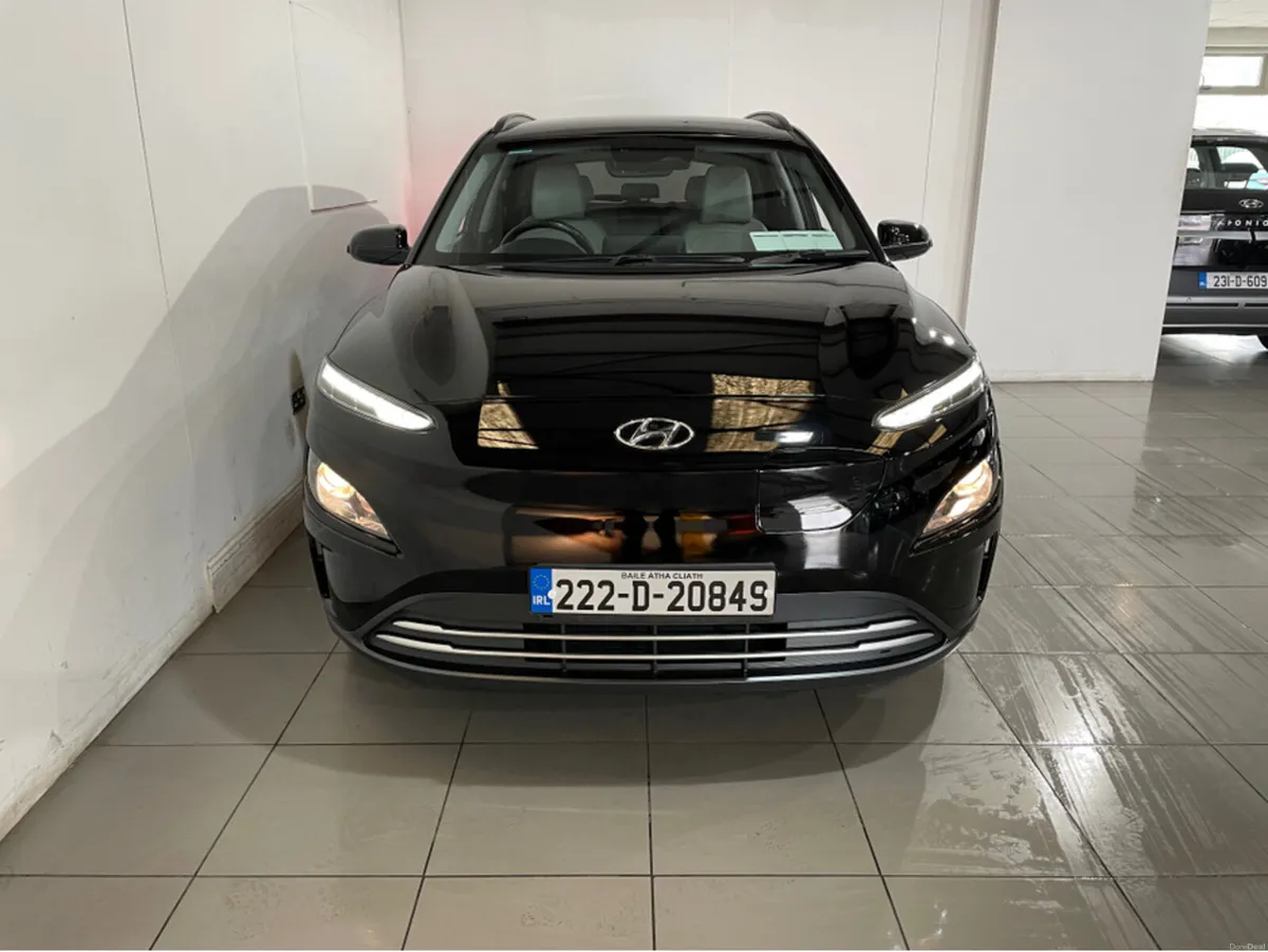 Hyundai KONA PREMIUM 64 KWH  BATTERY HEALTH 93.4% - Image 2