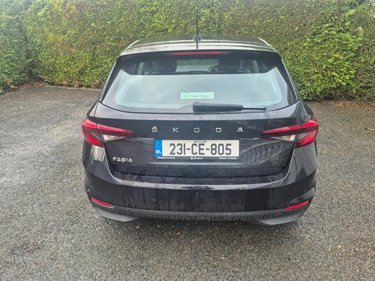 Skoda Fabia 2023 Automatic - Image 3