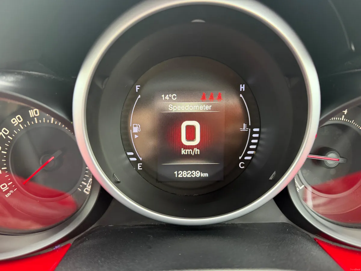 Fiat 500X 2017 1 owner new nct - Image 3