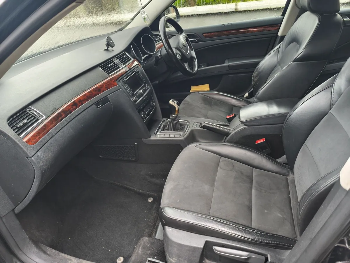 Skoda Superb 2011 - Image 3