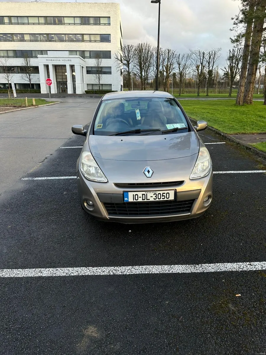Renault Clio 2010 - Image 1