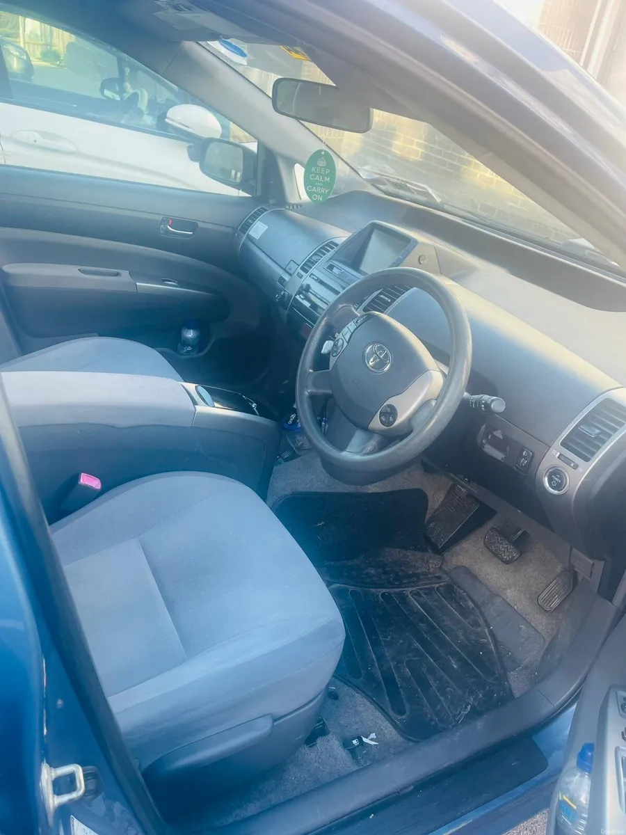 Toyota prius - Image 2