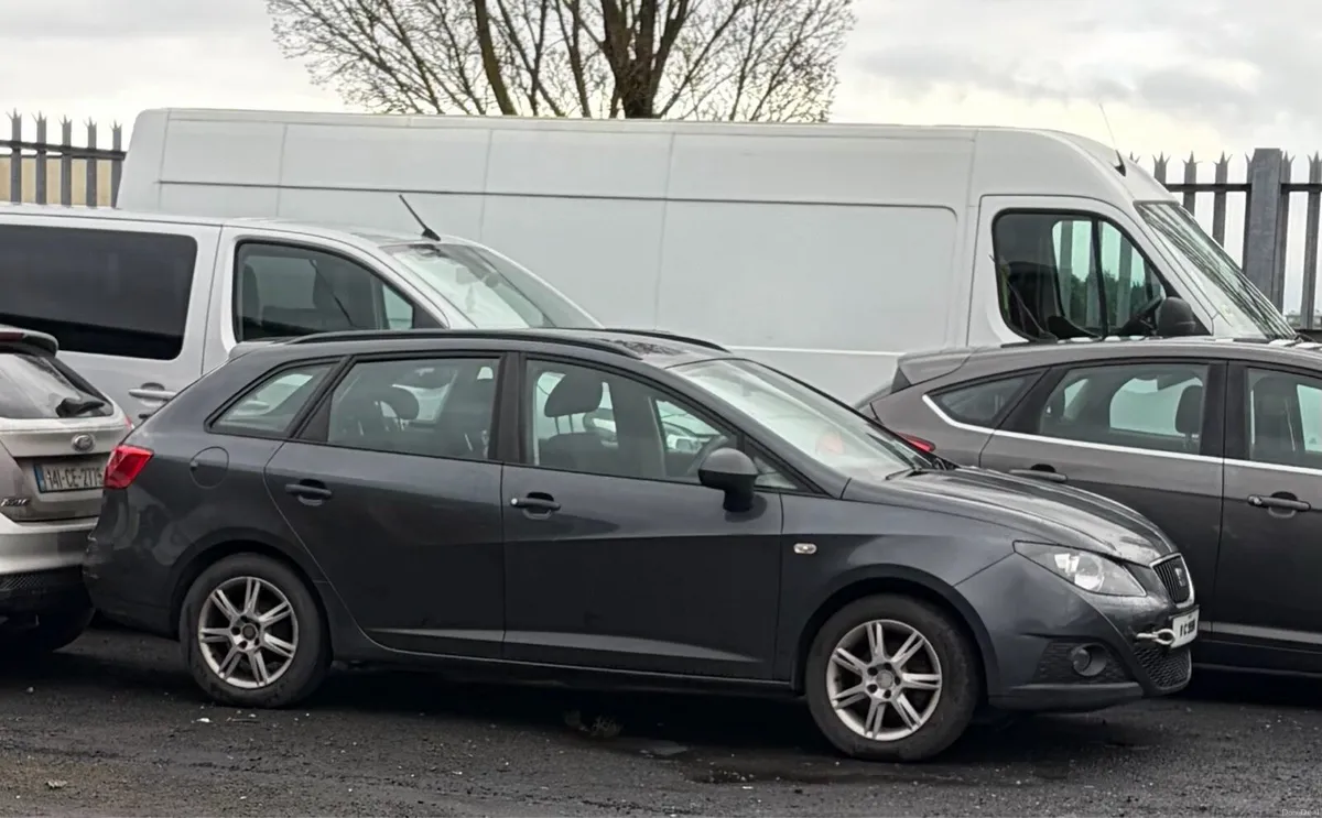 Seat Ibiza 2011 - For repair or parts - Image 1