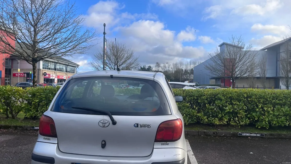 Toyota Yaris 2005 - Image 1