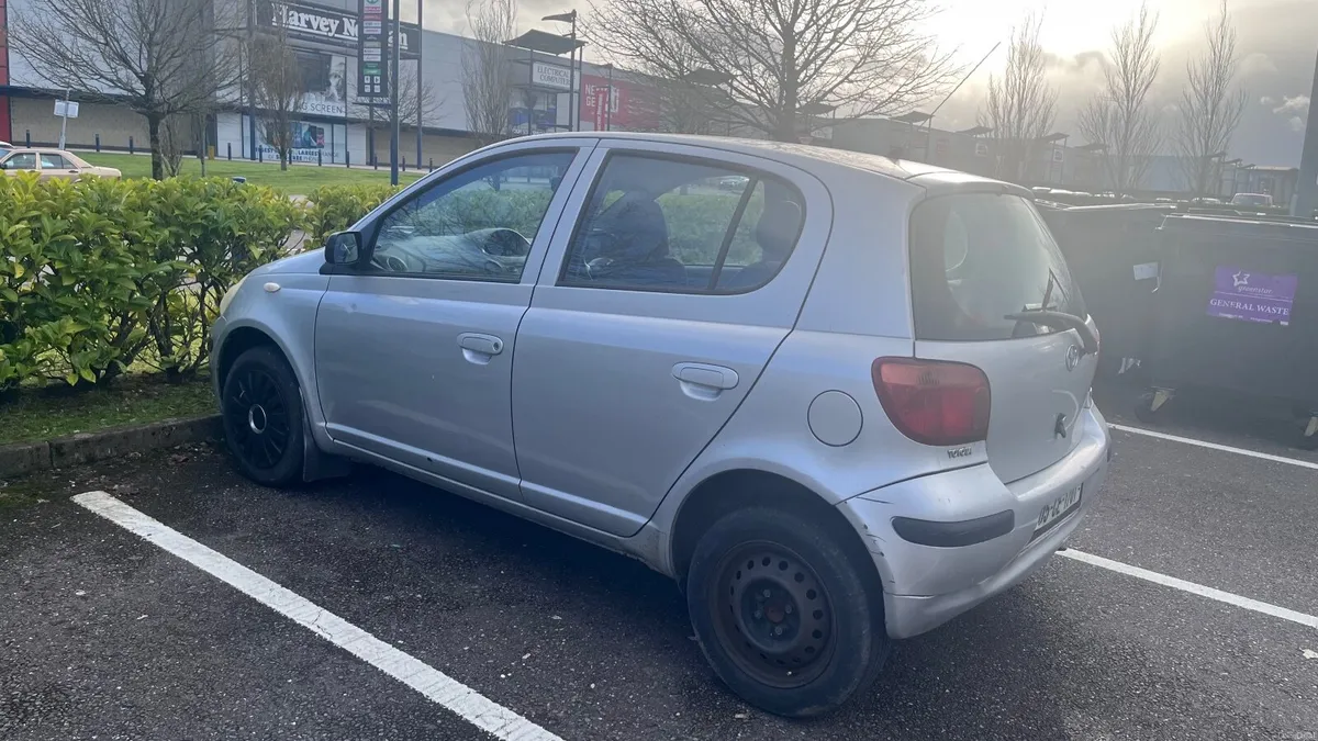 Toyota Yaris 2005 - Image 2