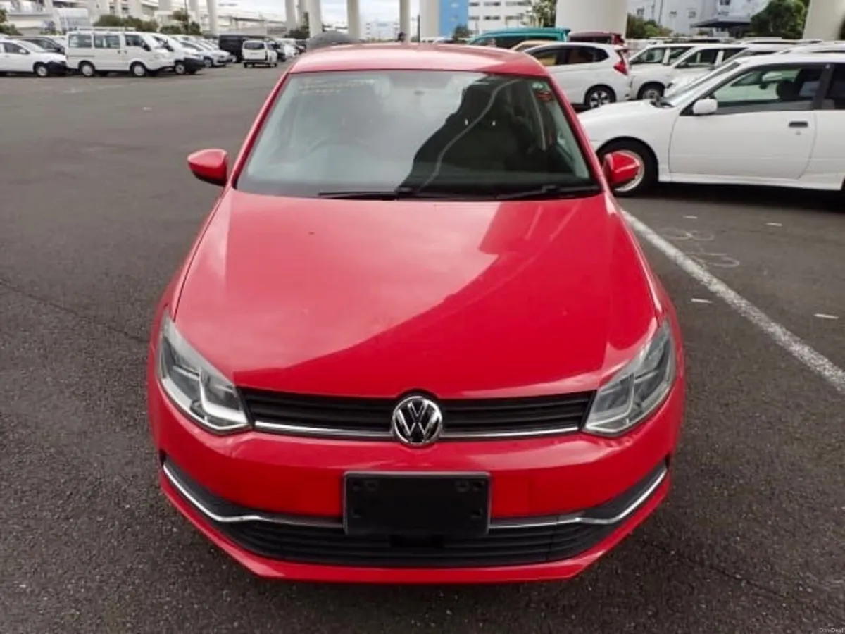 Volkswagen Polo 2015 — Low mileage - Image 2