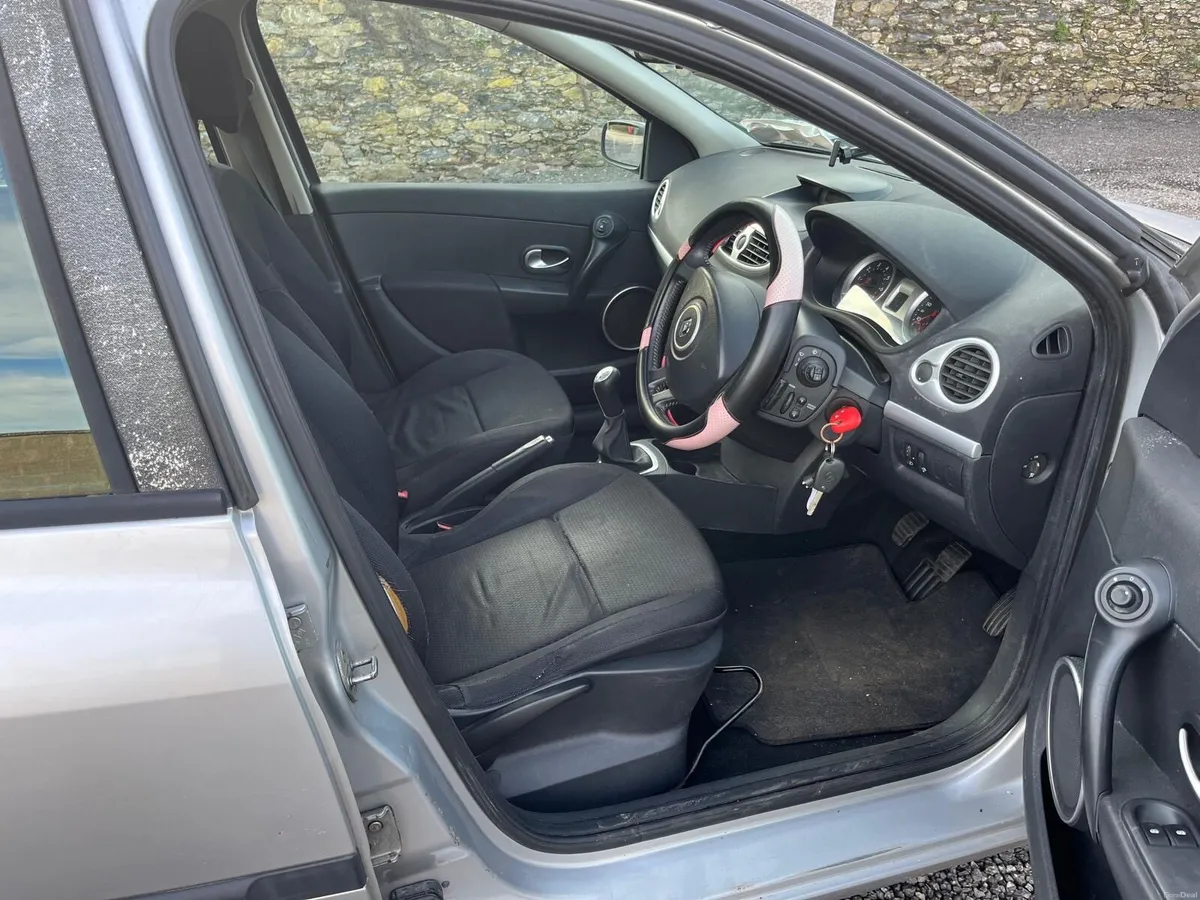 Renault Clio - Image 4