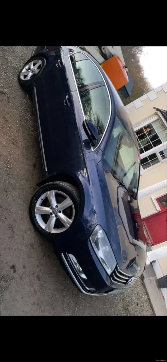 Volkswagen Passat - Image 2