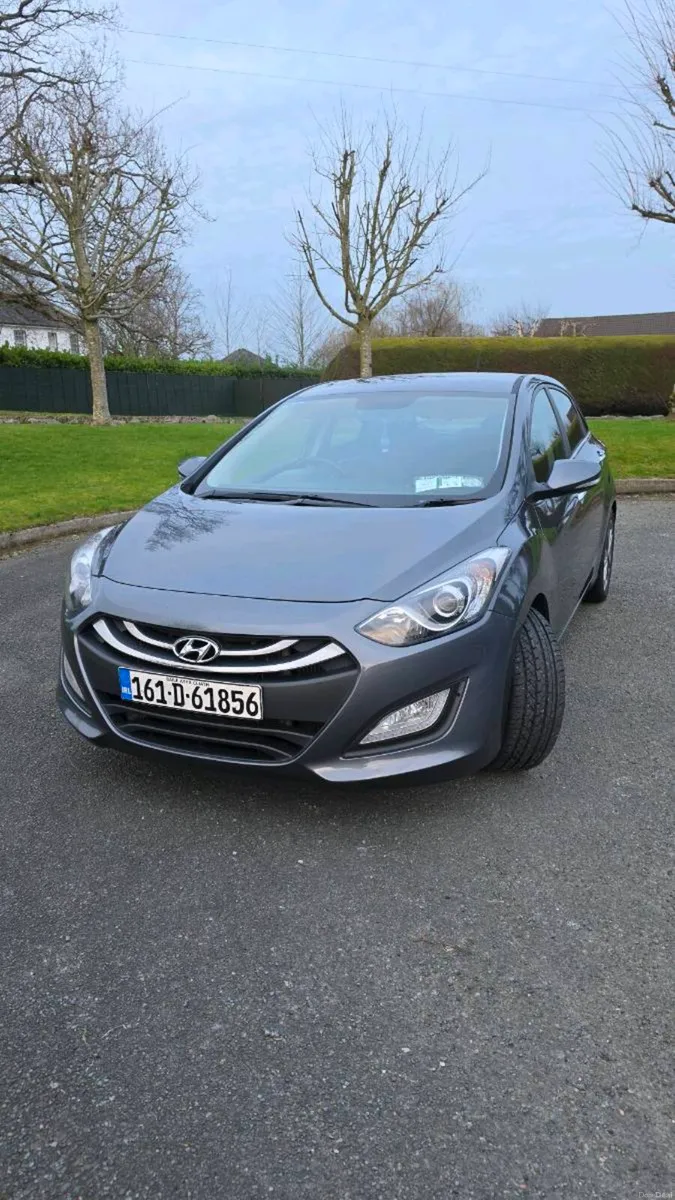 Exclusive Hyundai i30 Deluxe Automatic - Image 1