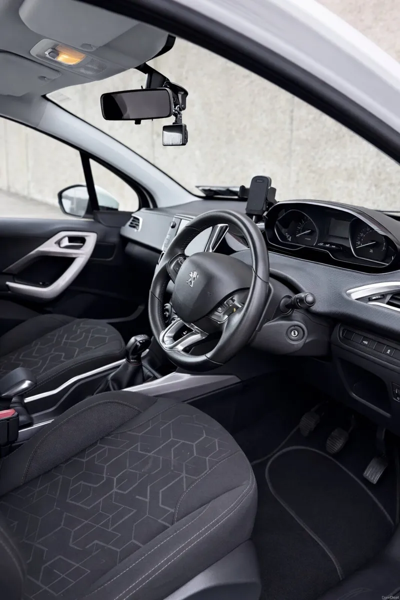 Peugeot 2008 - Image 3
