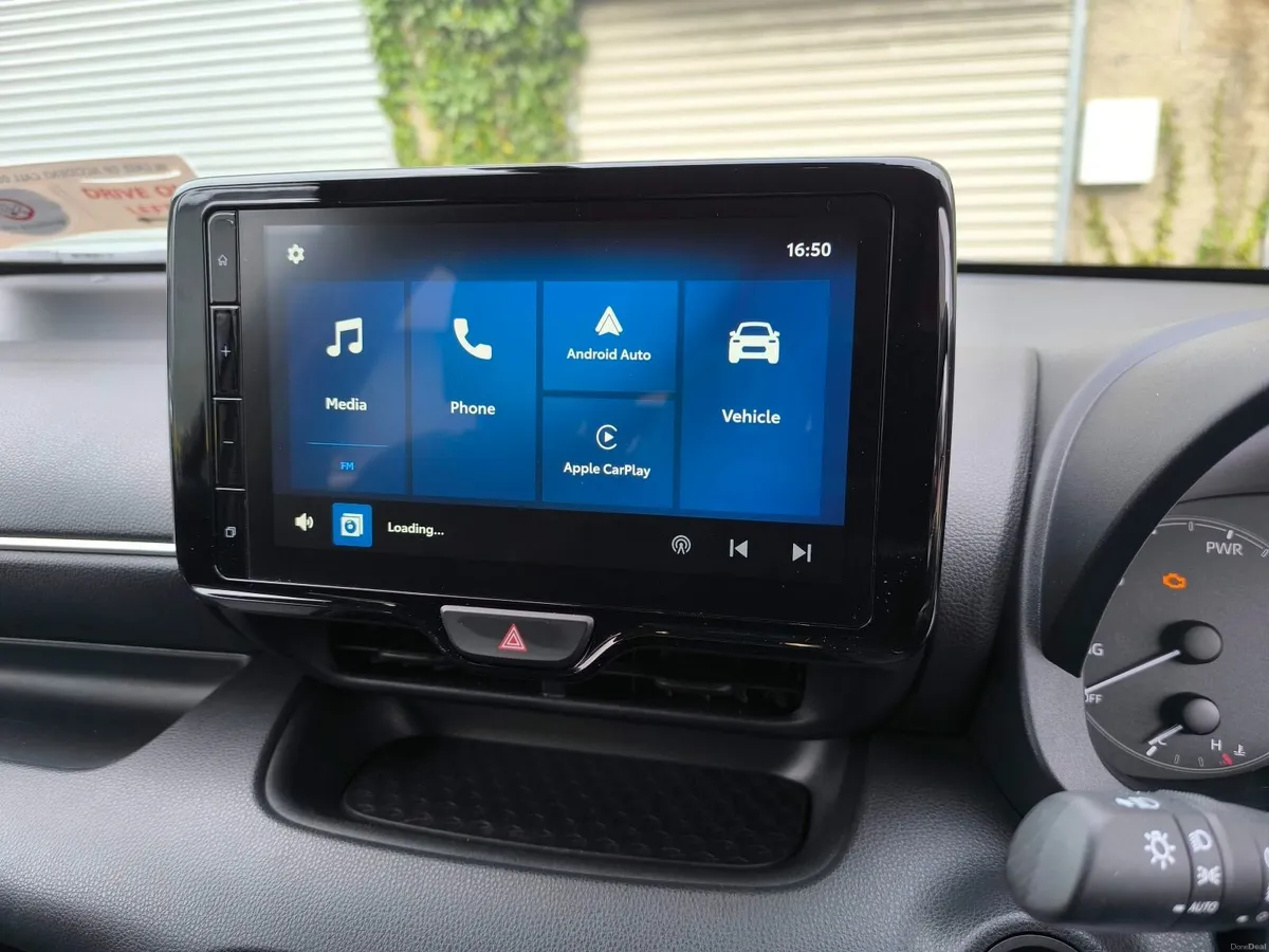 Toyota Yaris 251 hybrid, automatic - Image 2