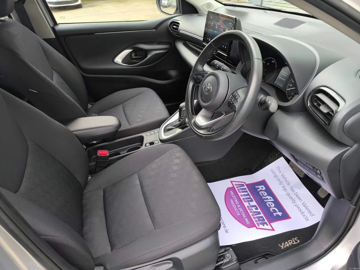 Toyota Yaris 251 hybrid, automatic - Image 3