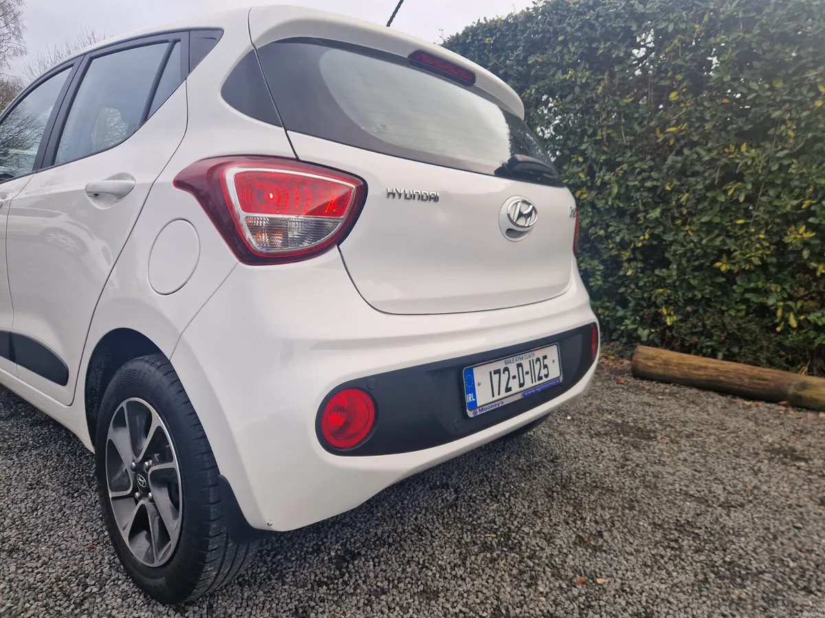 Hyundai i10 DELUXE 2017 - Image 2