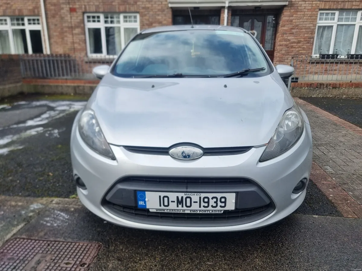 Ford Fiesta 2010 - Image 2