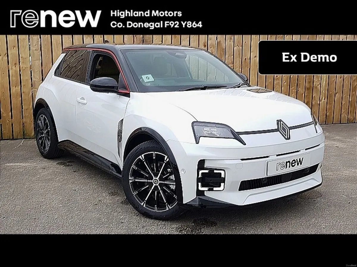Renault 5 52kWh 150hp Iconic - Image 1