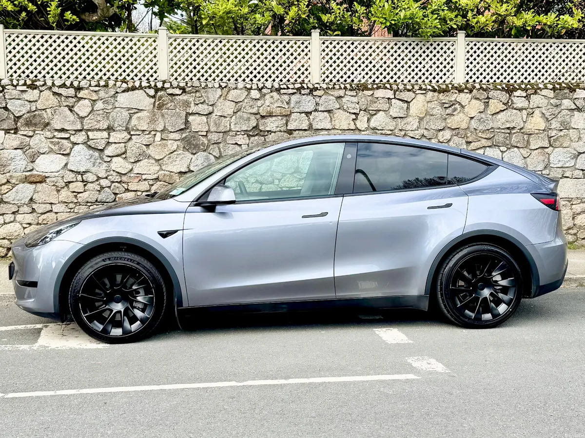 Tesla Model Y 2024 - Image 4