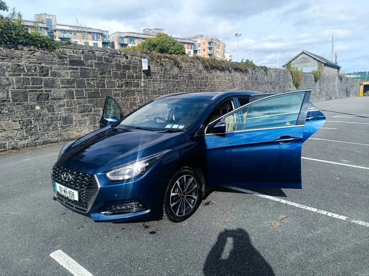 2019 Hyundai i40 Executive 1.6 d - Image 1
