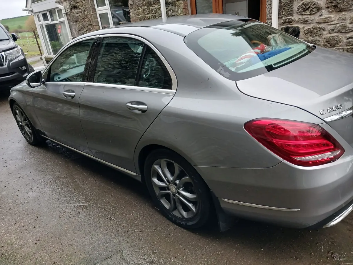 Mercedes-Benz C-Class 2015 - Image 2