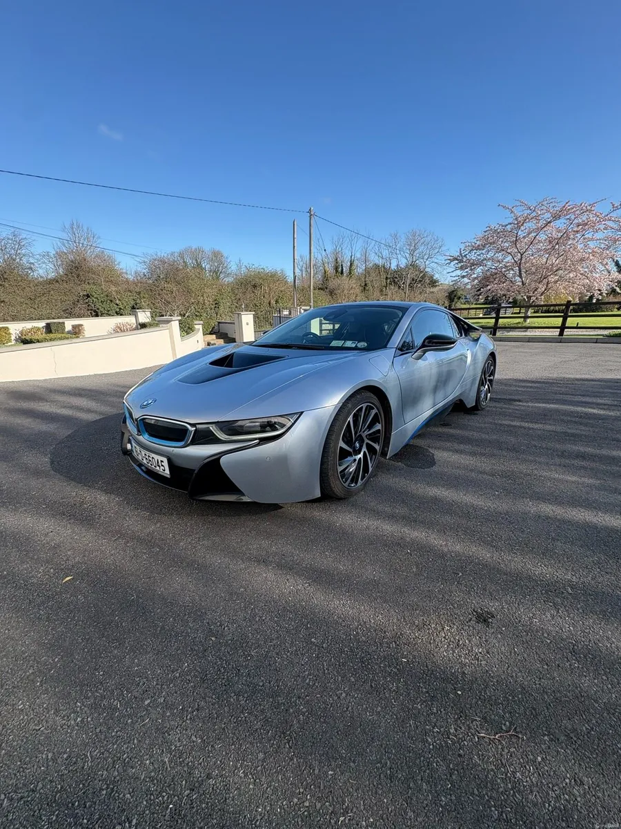 BMW I8 - Image 1