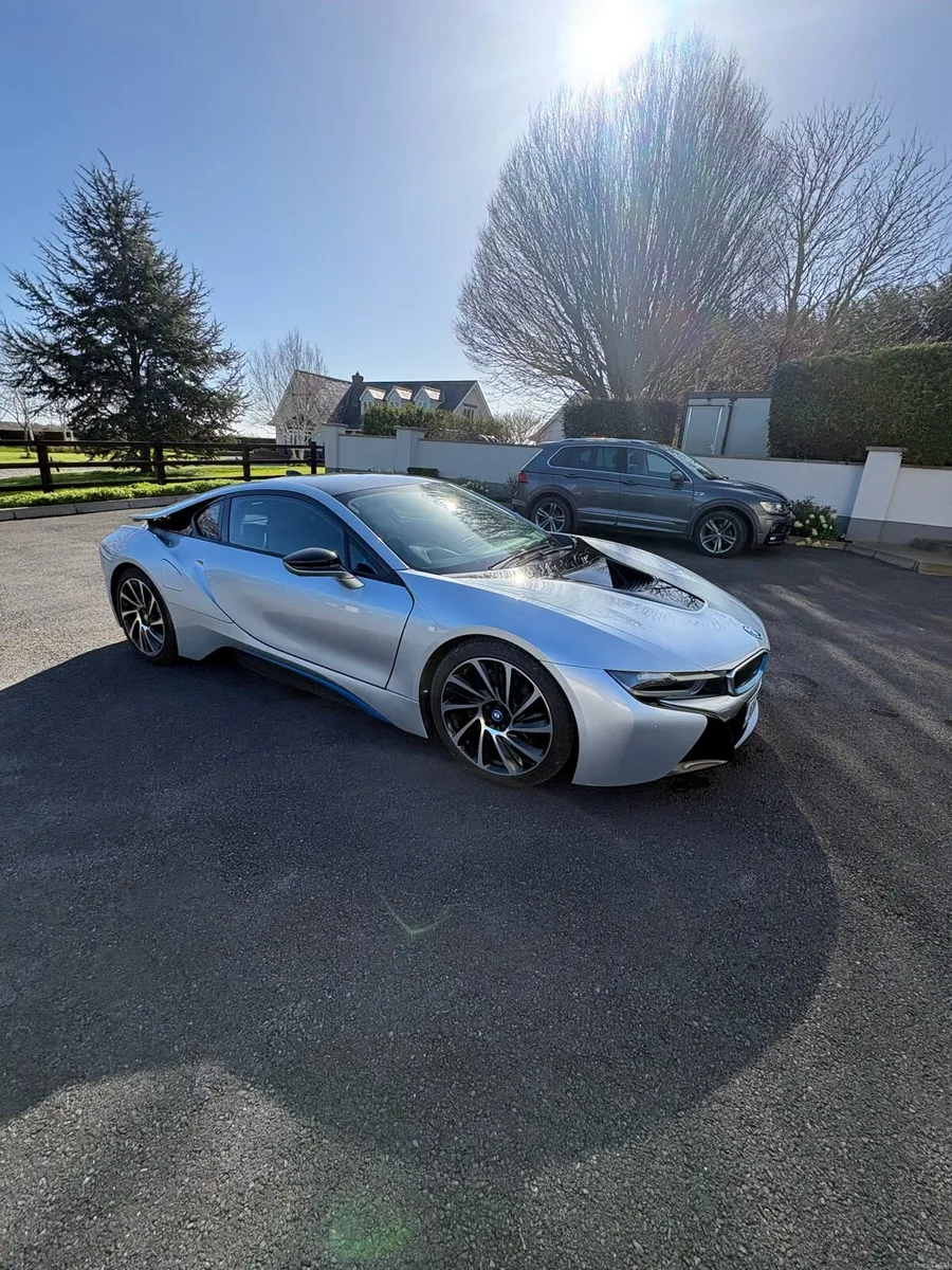 BMW I8 - Image 3