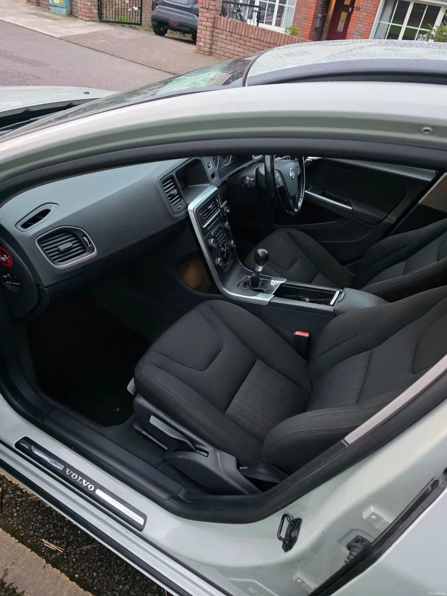 Volvo V60 2011 NCT 08/26 NEW TIMING BELT - Image 2