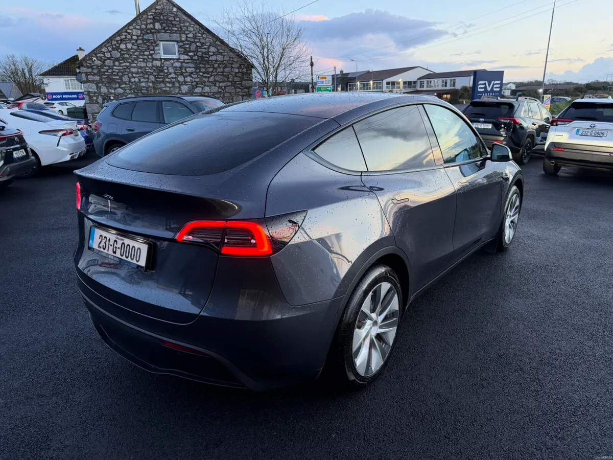 Model Y - Low mileage - RWD - Image 3