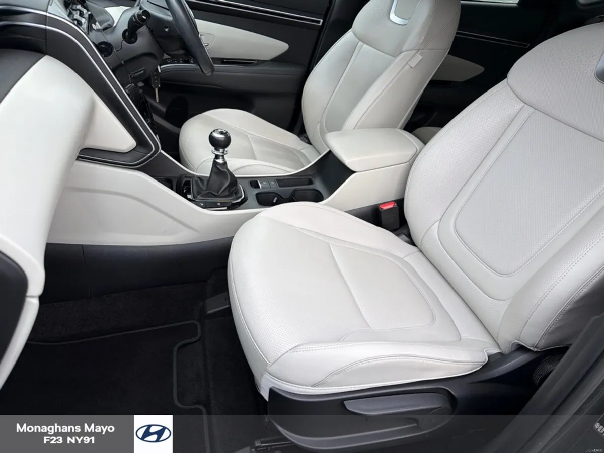 Hyundai Tucson EXECUTIVE 1.6 DIESEL TWO TONE 5DR - Image 4