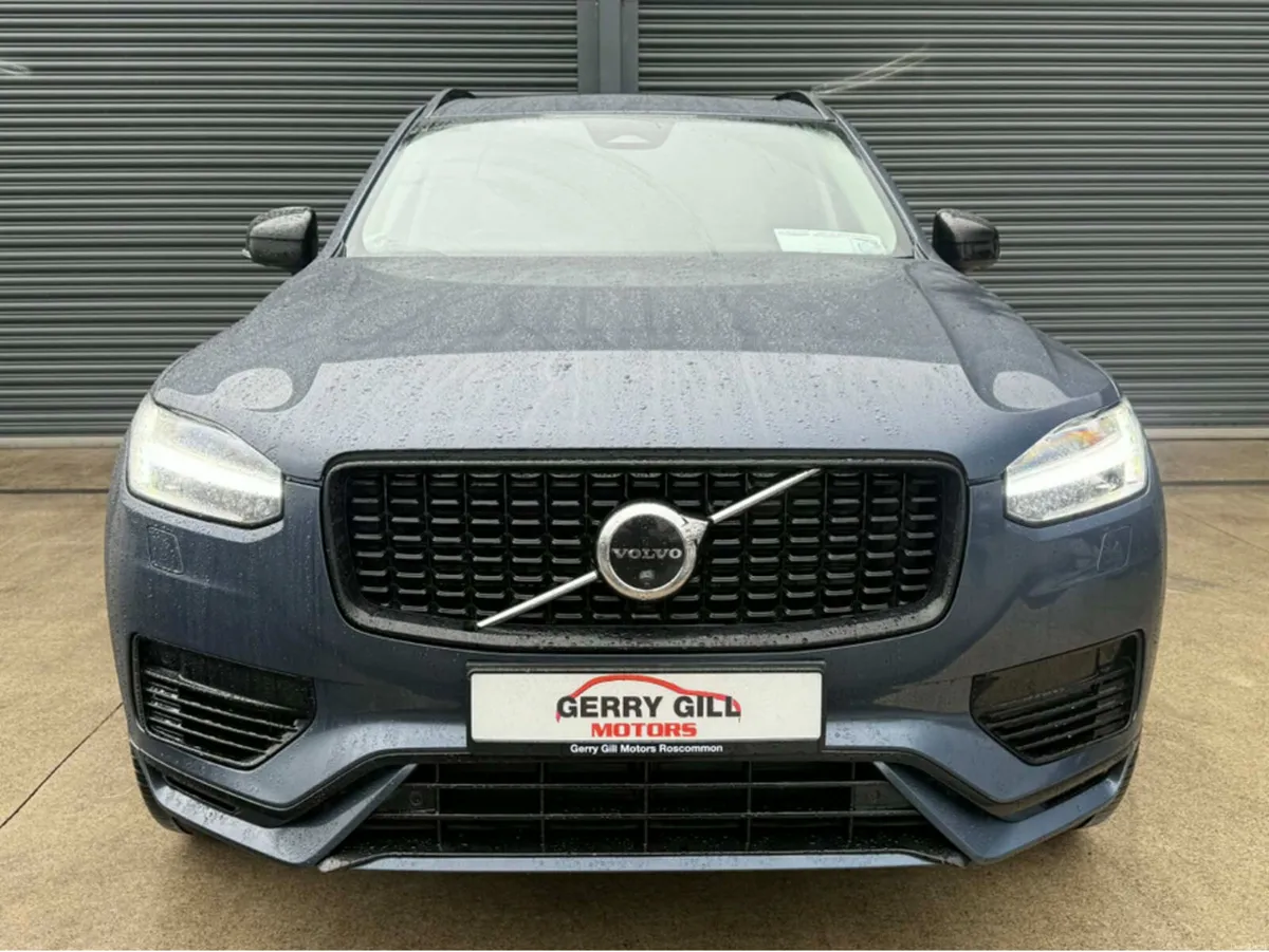 Volvo XC90 T8 PHEV PLUS DARK AWD 5DR * 7 seater * - Image 2