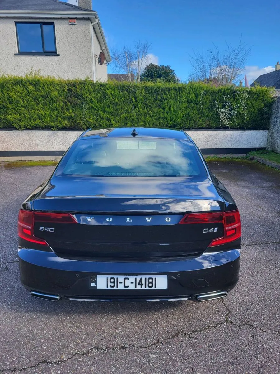 Volvo S90 R Design - Image 3