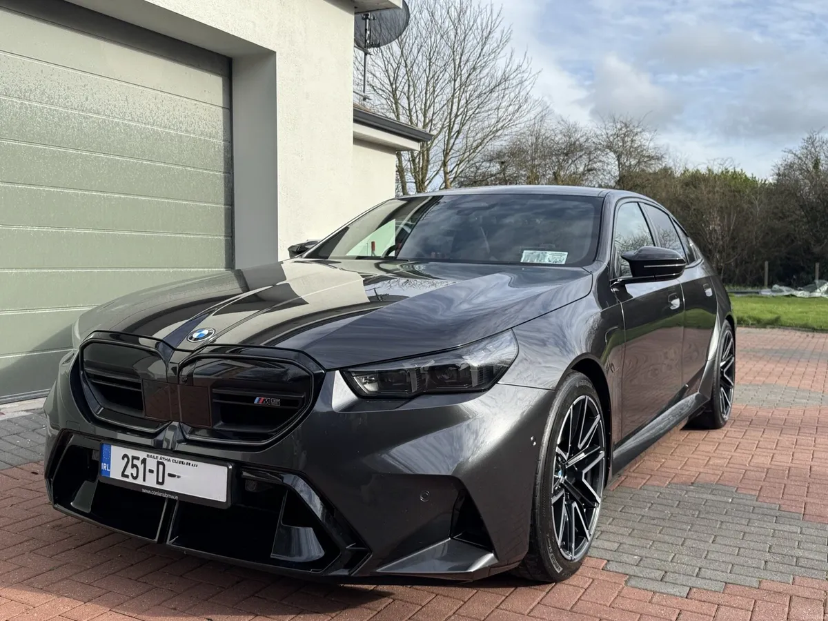 BMW M5 Driver Assist Pro. + Towbar + Alcantara - Image 3