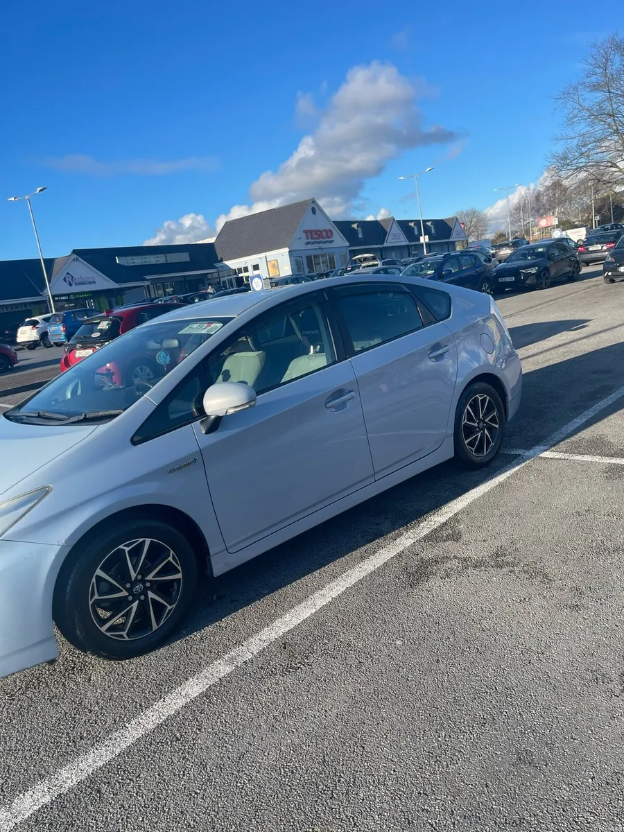 Toyota prius 2009 hybrid - Image 2