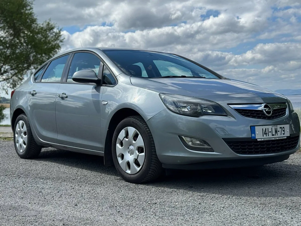 Car Opel Astra J 1.3CDTI - Image 1
