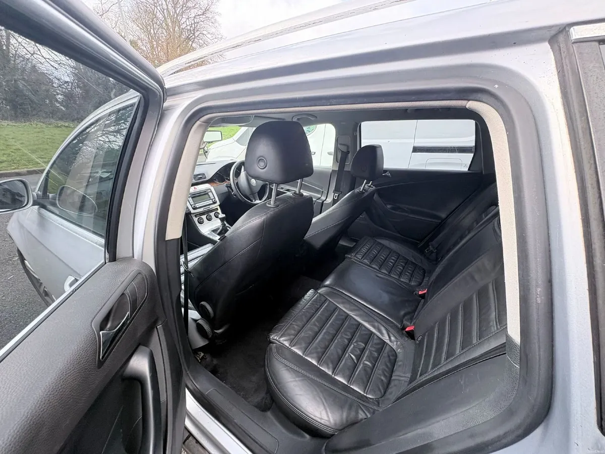 Volkswagen Passat 2008 - Image 2