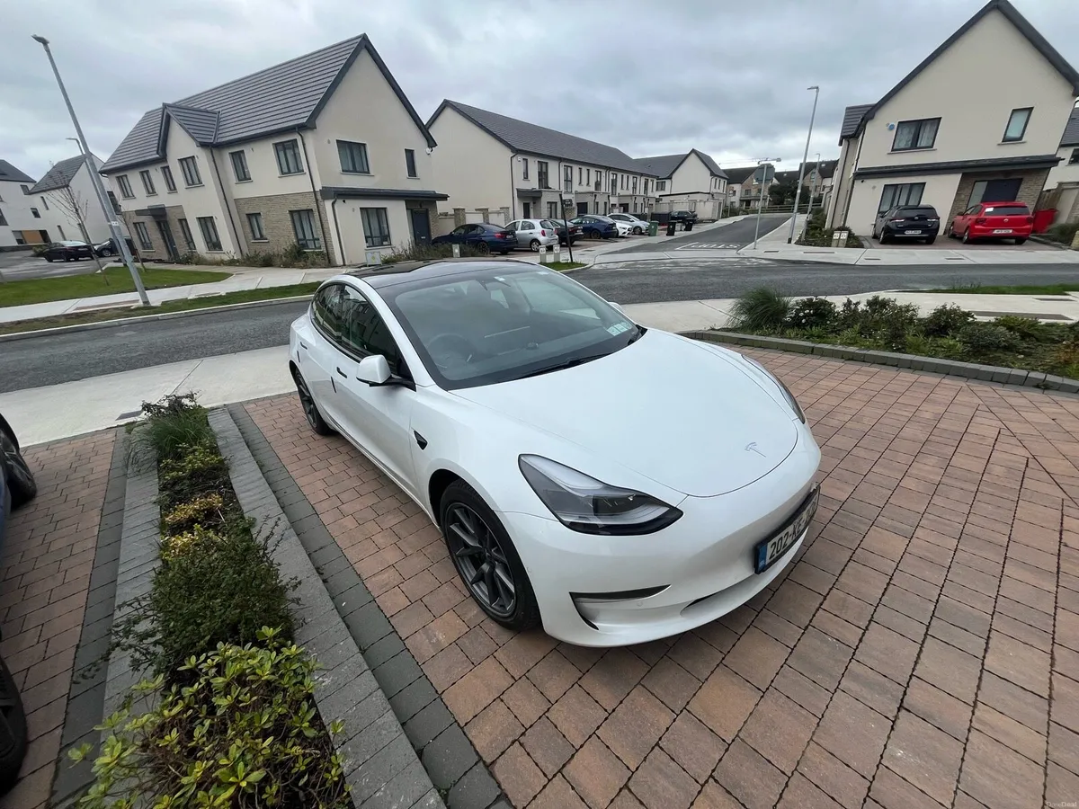 Tesla Model 3 Long Range, Full Self Driving worth - Image 1