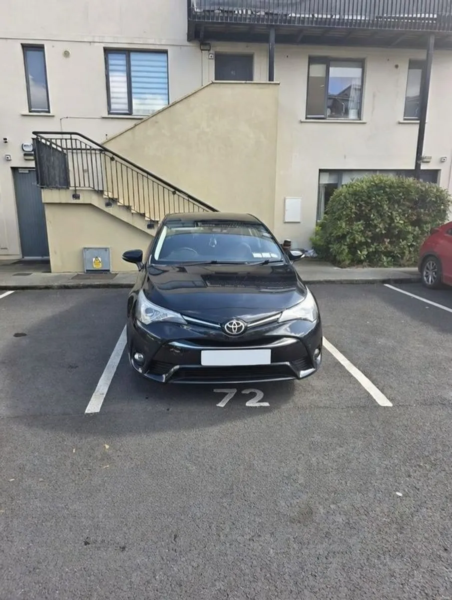 2017 Toyota Avensis - Image 1