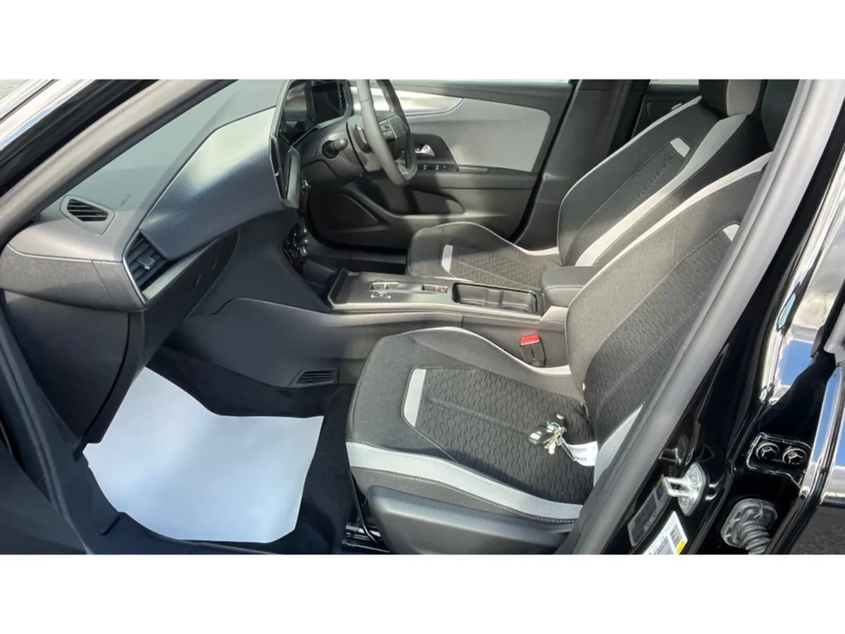 Opel Mokka Hybrid Elegance 1.2 136 BHP Automatic - Image 4