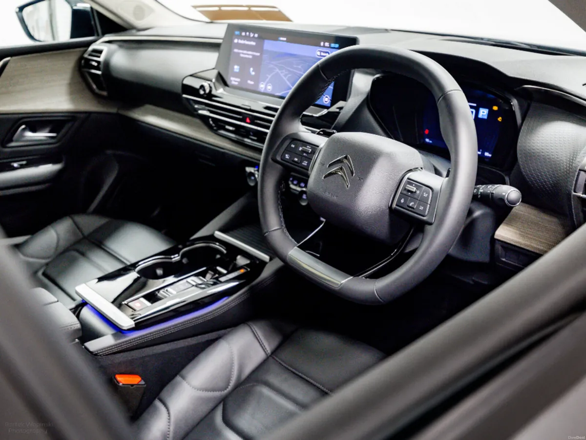 Citroen C5 X PLUS 1.2 Petrol Hybrid Auto 145HP - Image 2