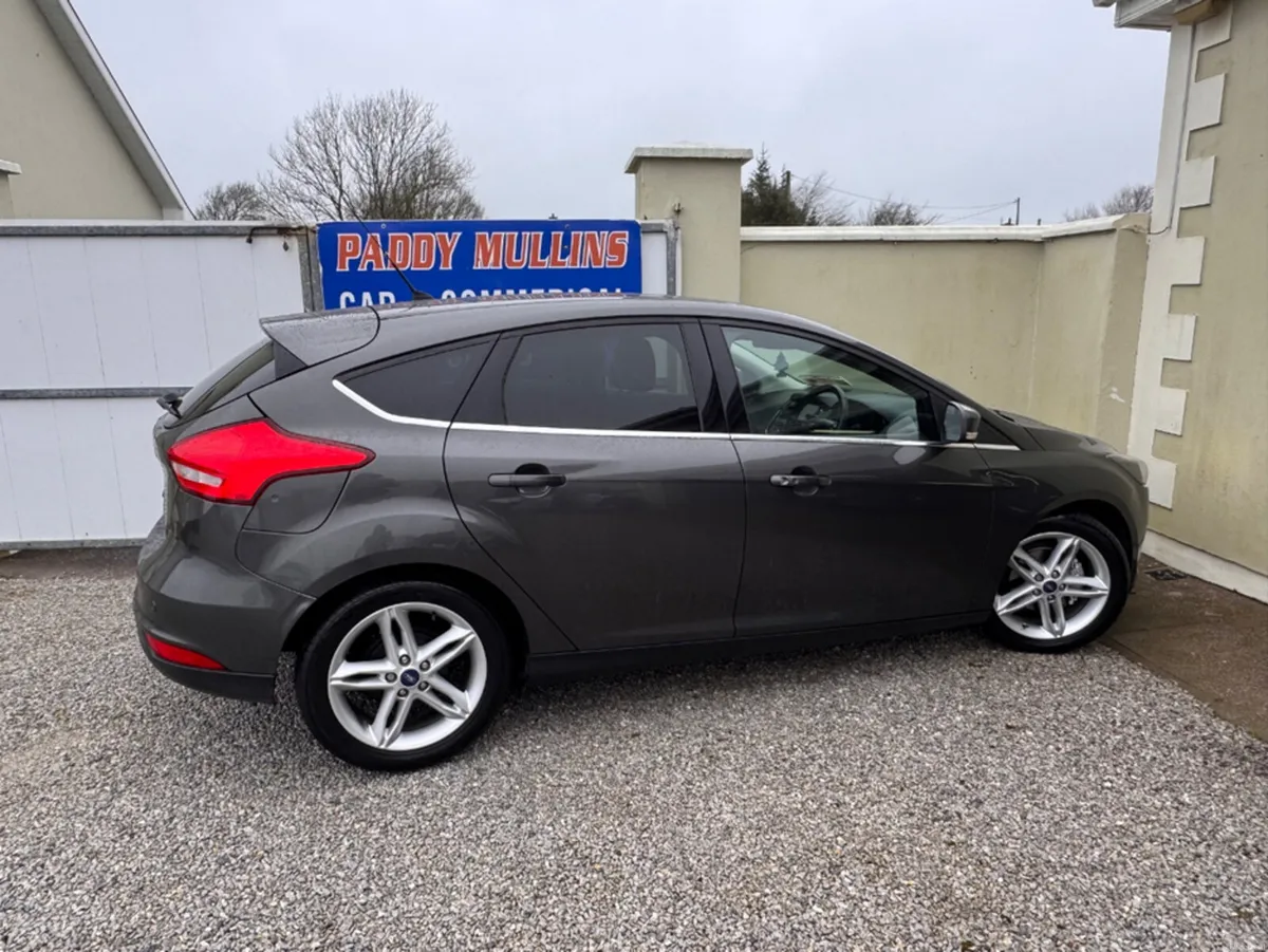 Ford Focus 1.5 TDCI TITANIUM 120PS 6SPEED 5DR - Image 4