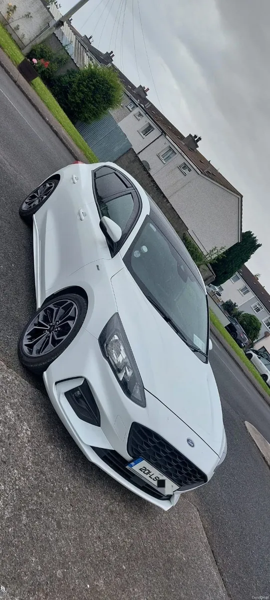 Ford Focus 2020 - Image 2