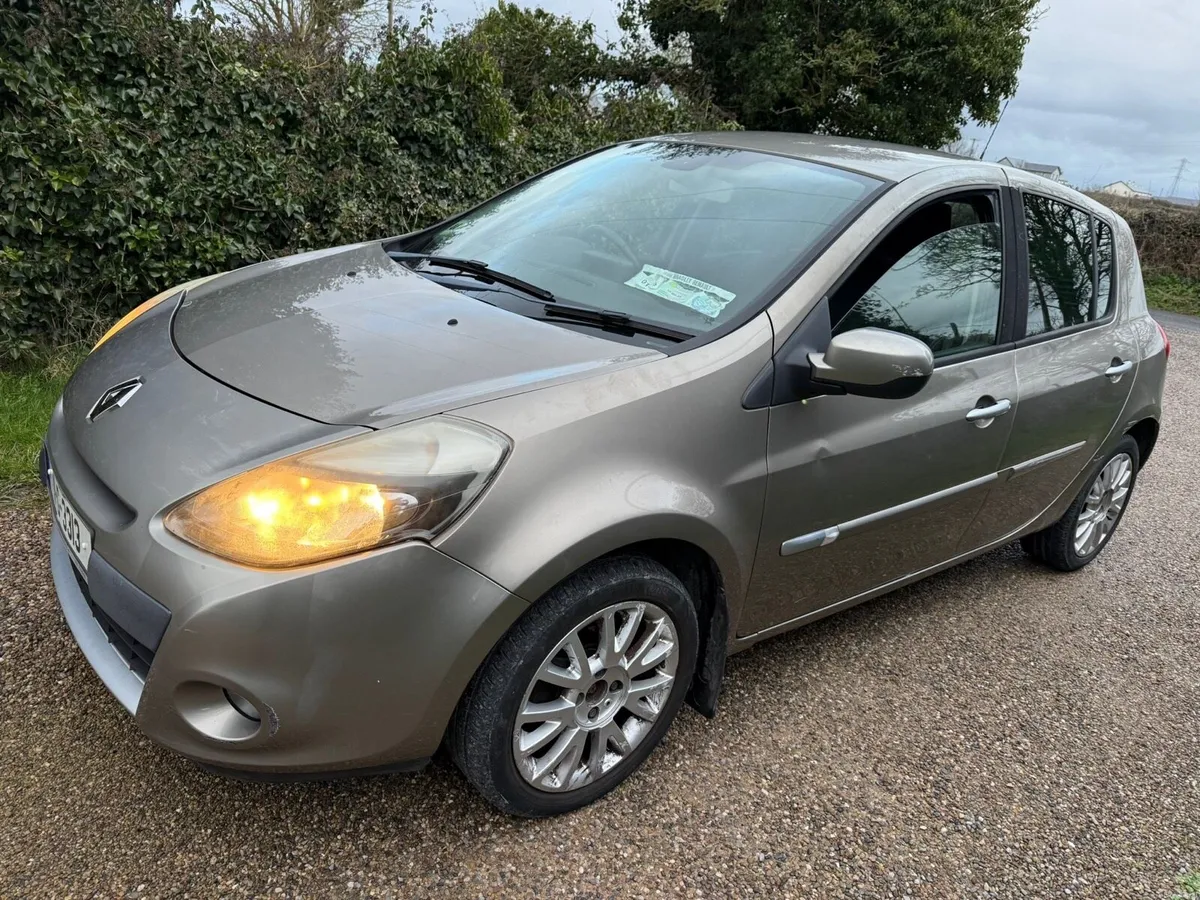 Renault Clio III 1.5DCI TOMTOM 2011 - Image 1