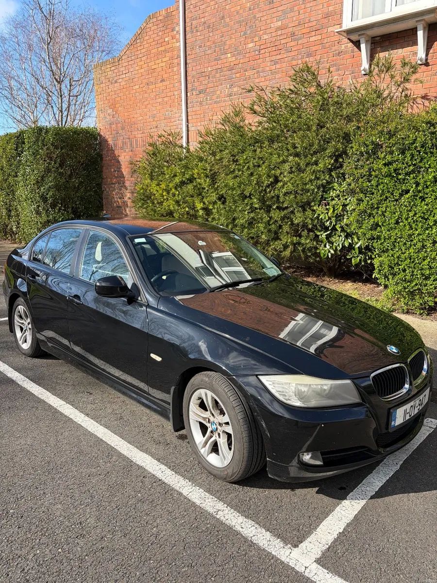 BMW 3-Series 2011 - Image 3