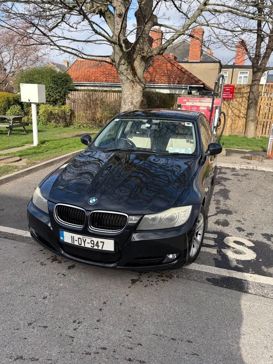 BMW 3-Series 2011 - Image 1